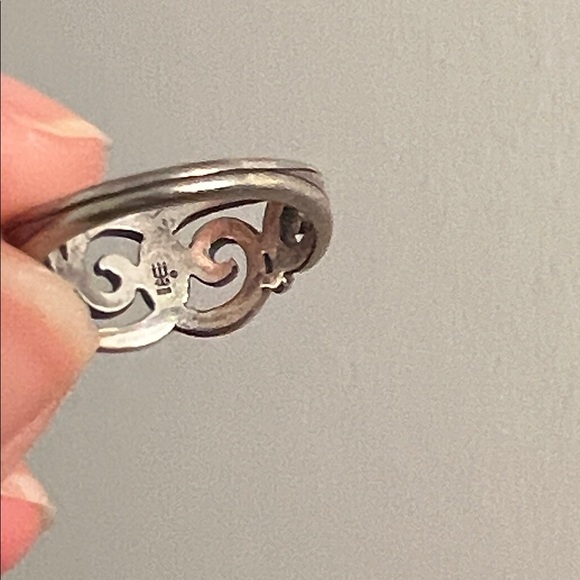JA gentle wave ring✨ - Picture 3 of 5